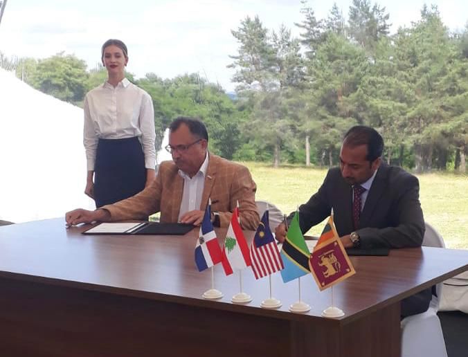 Ректор Курского медуниверситета В.А. Лазаренко подписал соглашение о сотрудничестве с ректором Ливанского университетского колледжа