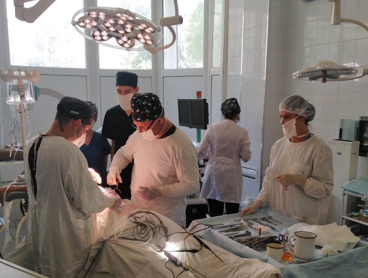 Редкий случай в практике: торакальные хирурги СГМУ провели сложнейшую операцию по удалению объемного новообразования