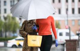 В Москве станет обязательным ношение масок и перчаток в общественных местах