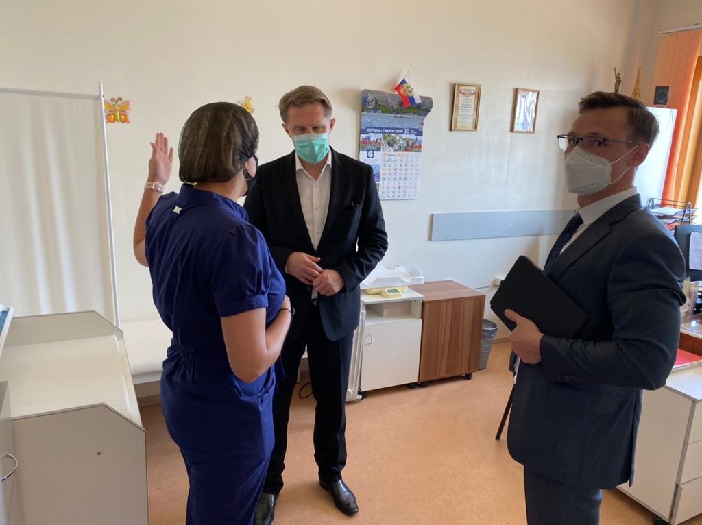 Михаил Мурашко посетил с рабочей поездкой остров Итуруп