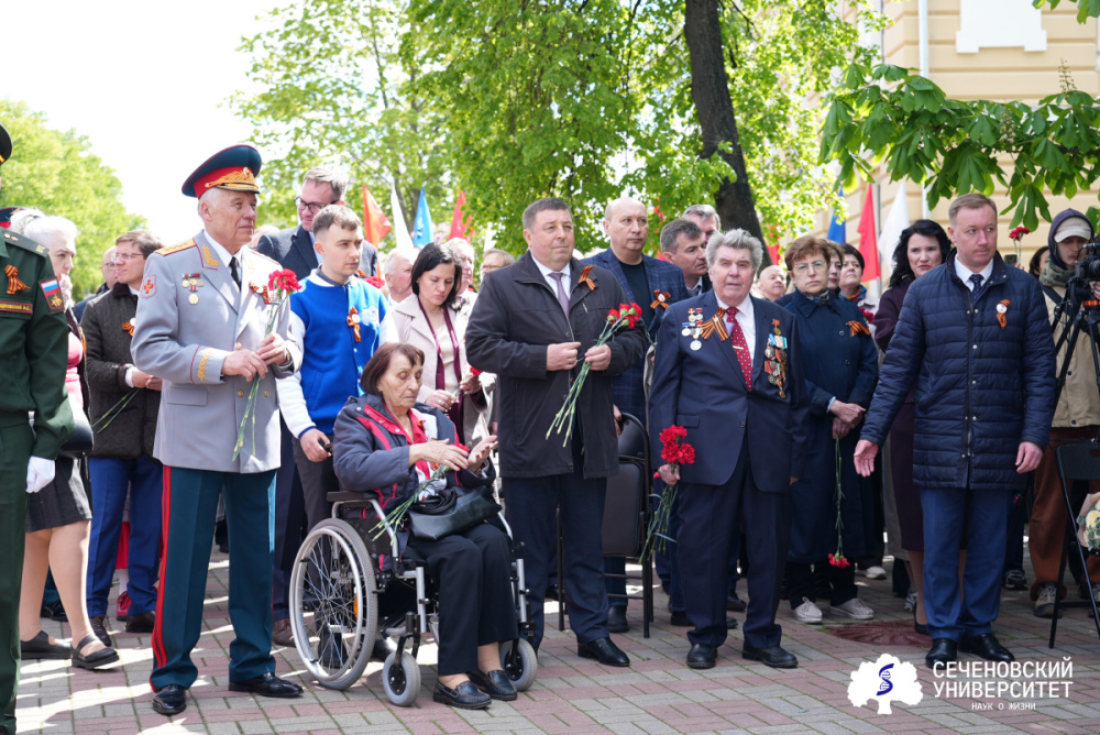 Те, на кого хочется равняться. Сеченовский Университет почтил память медиков-героев