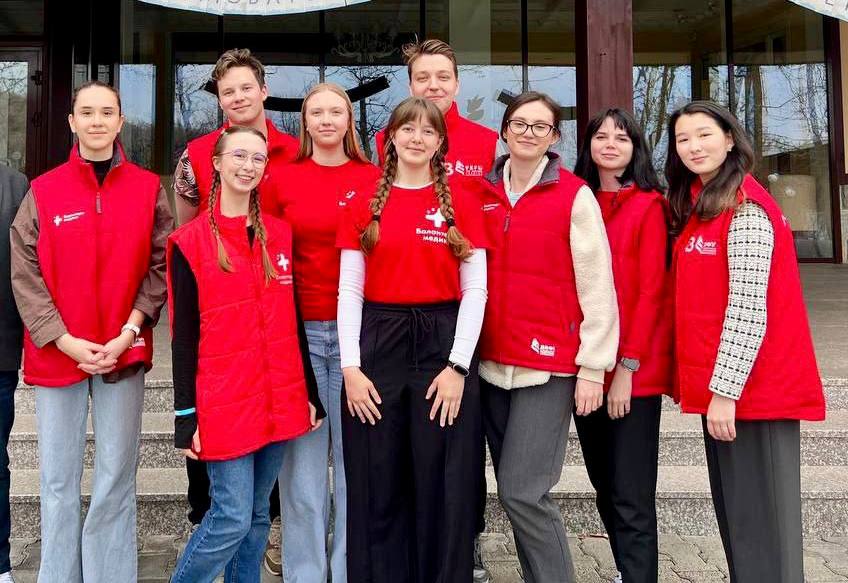 Волонтеры-медики ДВФУ оказали помощь жителям и гостям кампуса более 150 раз