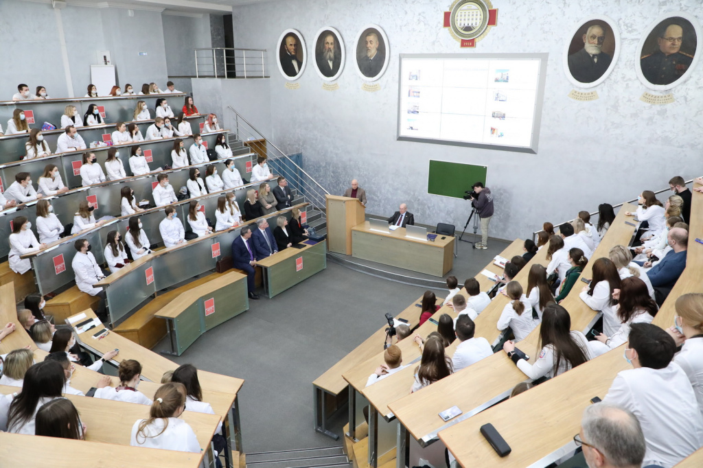 Игорь Артамонов: «Воронежский медицинский университет – главный поставщик кадров для Липецкой области»