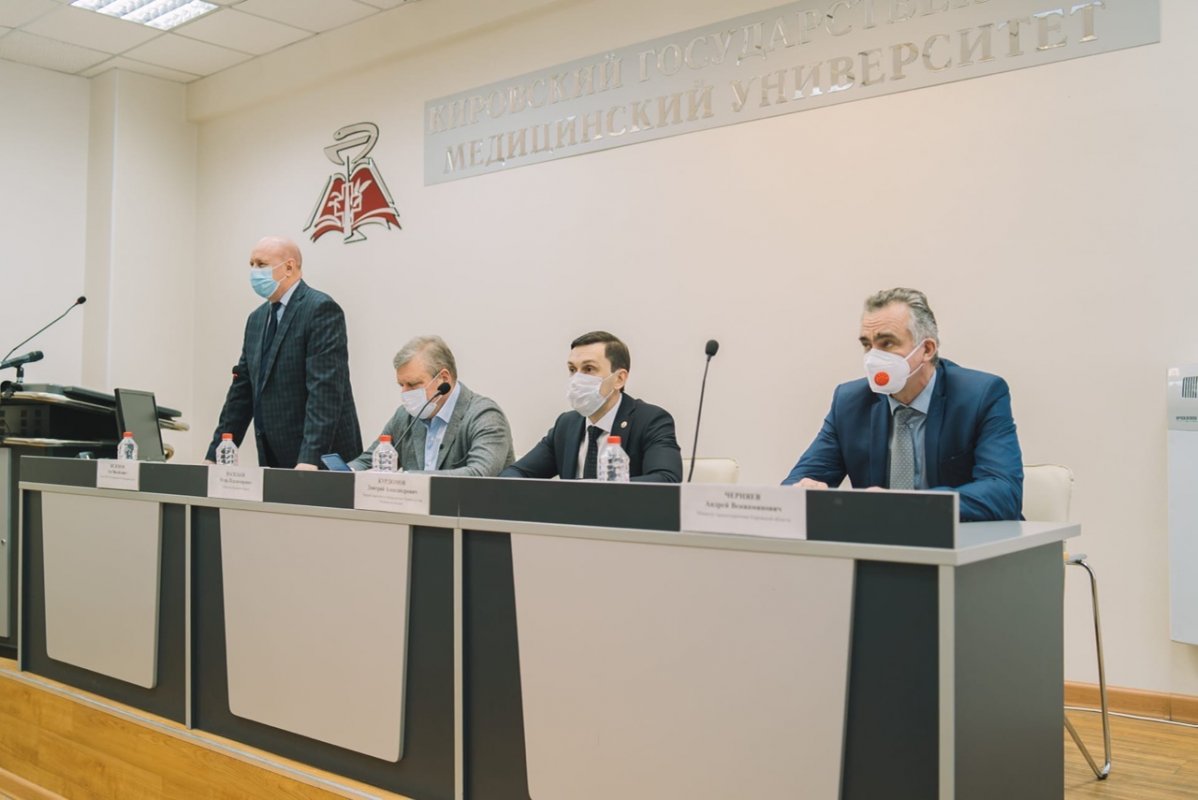 Губернатор Кировской области наградил обучающихся Кировского ГМУ за вклад в борьбу с Covid -19