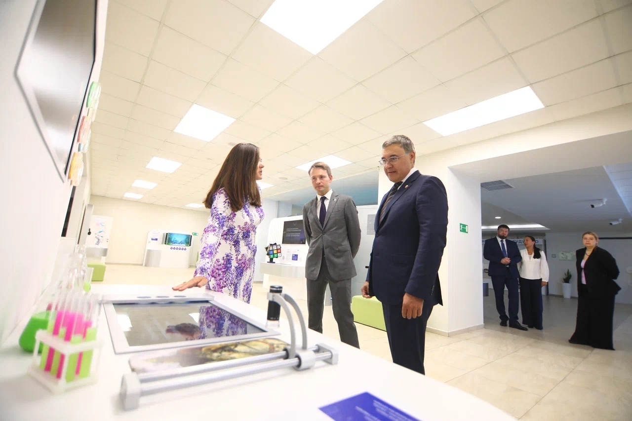 Работу Передовой инженерной школы ДВФУ оценил министр высшего образования и науки РФ Валерий Фальков