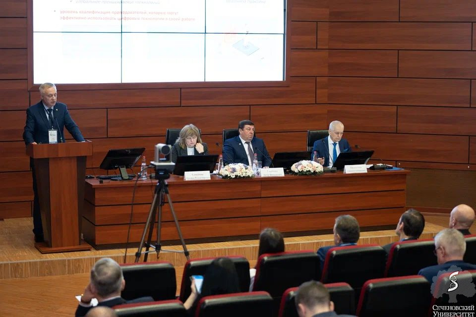 В Сеченовском Университете предложили разработать типовую образовательную программу для всех российских медвузов