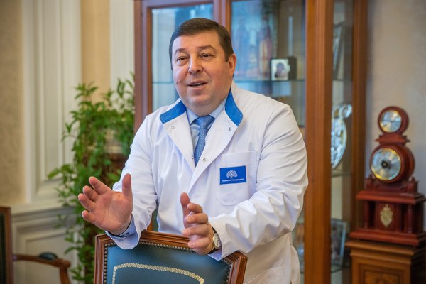 Неизменно первый