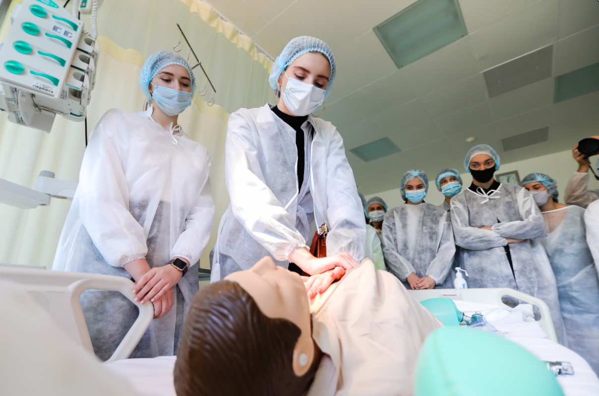 ДВФУ и КамГУ им. Витуса Беринга запустят совместную программу «Лечебное дело»