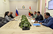 Губернатор Курской области и ректор Курского медуниверситета встретились с Полномочным министром республики Индия