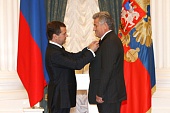 Президентом России Дмитрием Медведевым вручен орден «За заслуги перед Отечеством» IV степени академику РАМН Геннадию Котельникову